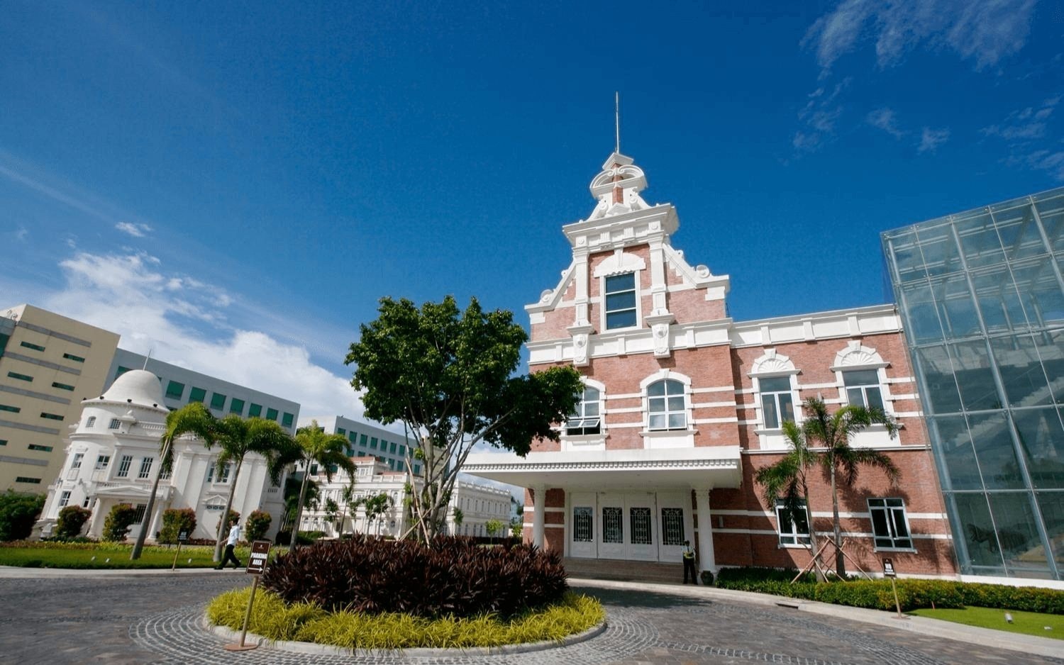 Enderun Colleges